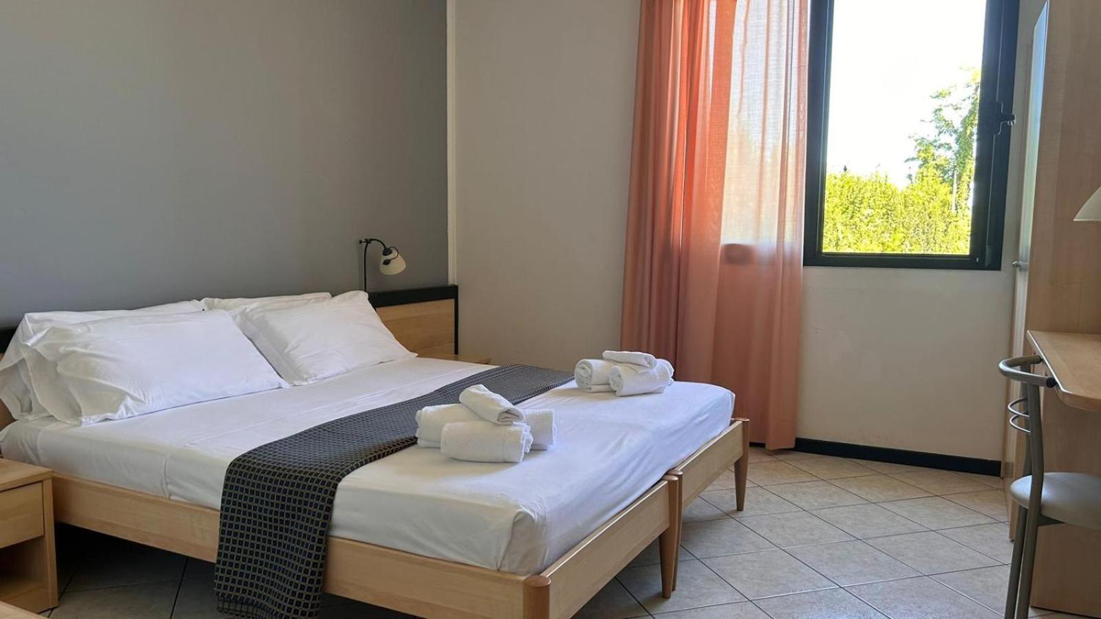 Hotel Gran Delta Di Alba-Invest Srl Розоліна Екстер'єр фото