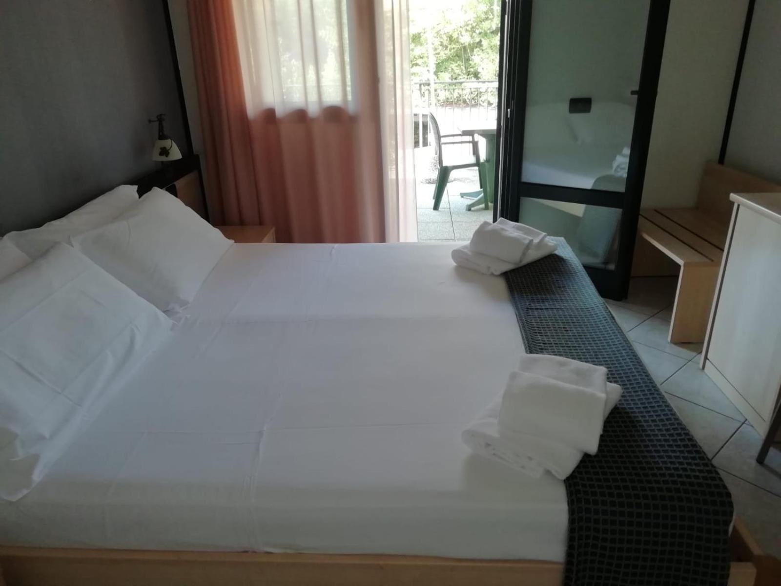 Hotel Gran Delta Di Alba-Invest Srl Розоліна Екстер'єр фото