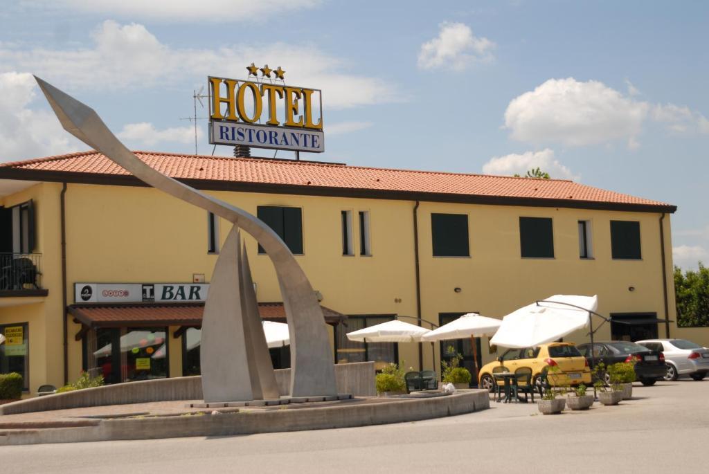 Hotel Gran Delta Di Alba-Invest Srl Розоліна Екстер'єр фото