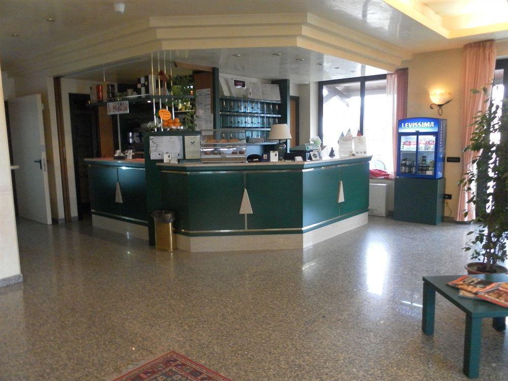 Hotel Gran Delta Di Alba-Invest Srl Розоліна Екстер'єр фото