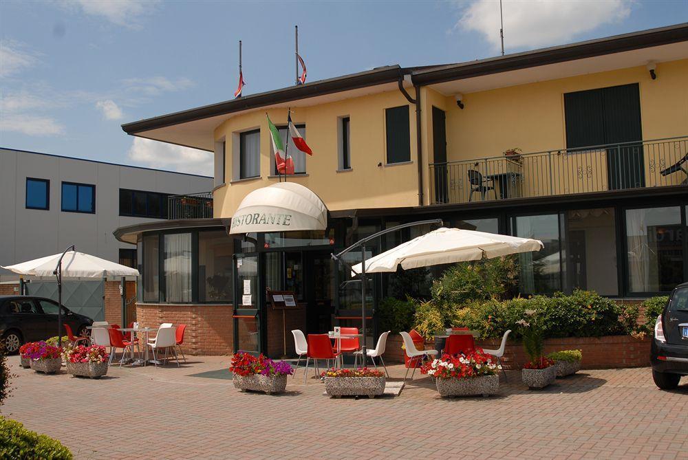 Hotel Gran Delta Di Alba-Invest Srl Розоліна Екстер'єр фото